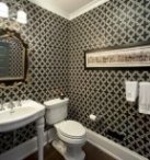 Качественный дизайн ванной комнаты с использование обоев обойдется дешевле, чем при использовании кафеля